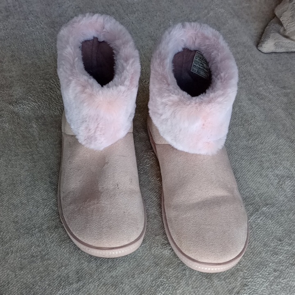 A) Skechers Pink Fur-Lined Winter Boots